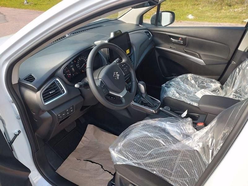 Ny Suzuki SX4 S-Cross 110 HK (80 kW) 2025 Vit SUV