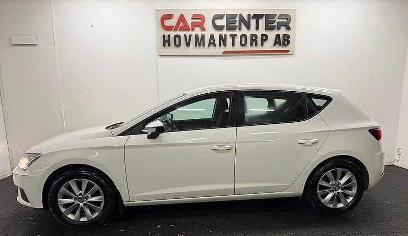 Begagnad Seat Leon Style 131 HK (96 kW) 2019 Vit Halvkombi