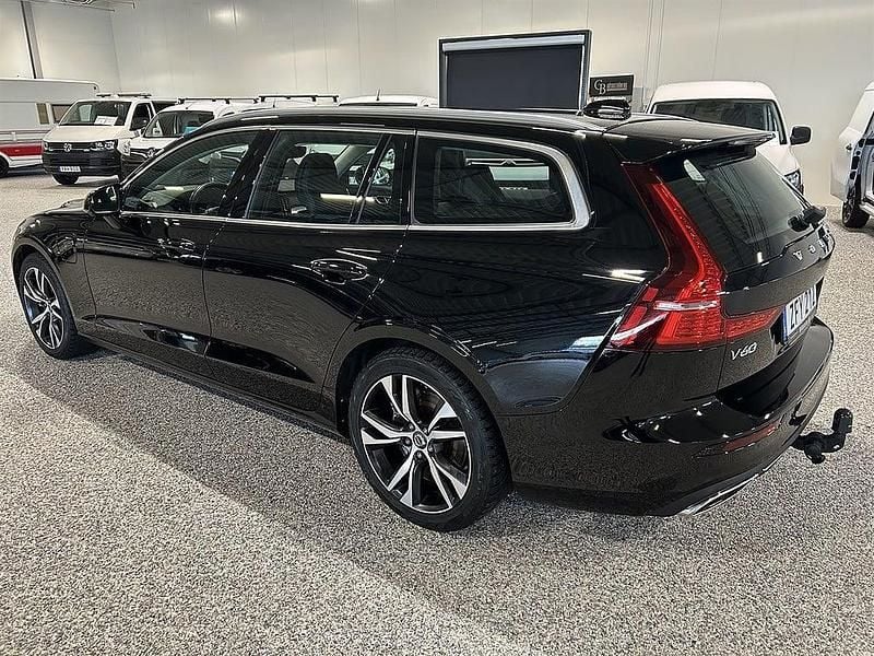 Begagnad Volvo V60 Inscription 253 HK (186 kW) 2020 Svart Kombi