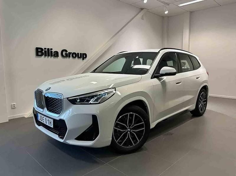 Vit Begagnad 2026 BMW iX1 SUV | 529 000 kr - Bild 1/1