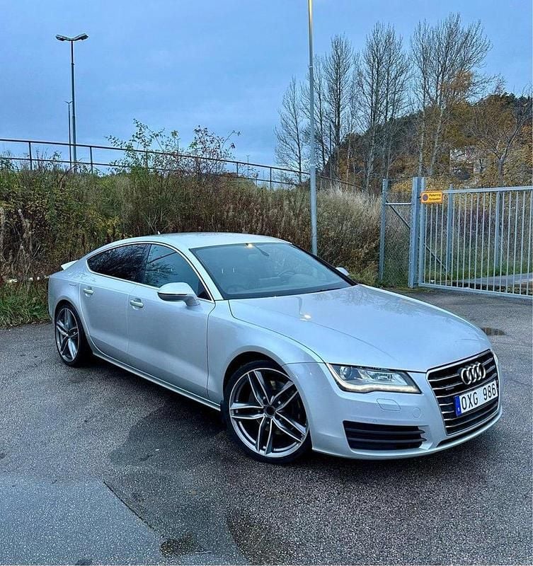 Silver Begagnad 2011 Audi A7 Sportback Halvkombi | 140 000 kr (Bra pris) - Bild 1/4