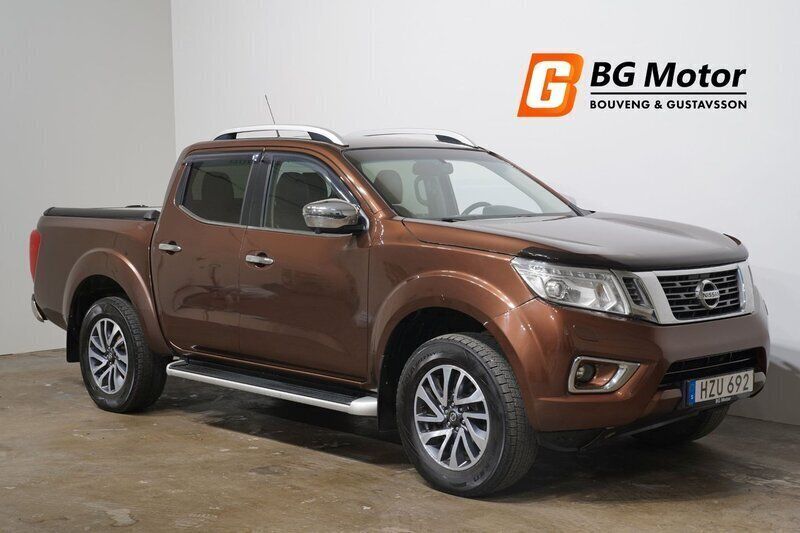 Brun Begagnad 2016 Nissan Navara 360º Pickup | 179 700 kr (Marknadspris) - Bild 1/4