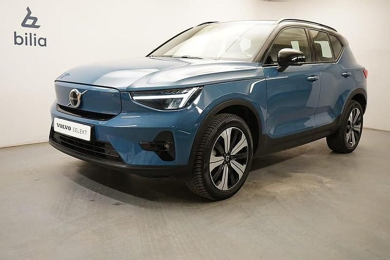 Blå Begagnad 2022 Volvo XC40 Plus SUV | 364 900 kr - Bild 1/3