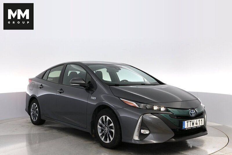 Mörkgrå Begagnad 2018 Toyota Prius Plug-in Hybrid Executive Halvkombi | 219 900 kr (Marknadspris) - Bild 1/4