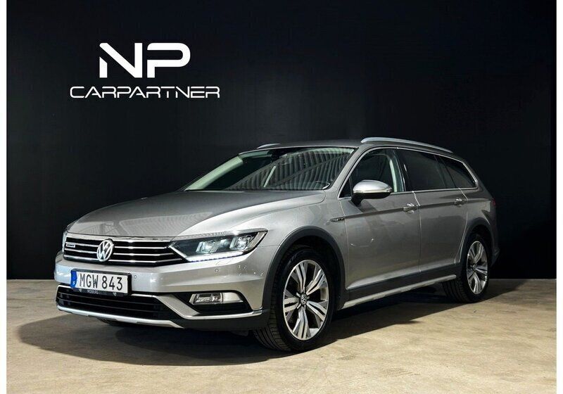 Silver Begagnad 2017 VW Passat Alltrack Kombi | 168 800 kr (Marknadspris) - Bild 1/4