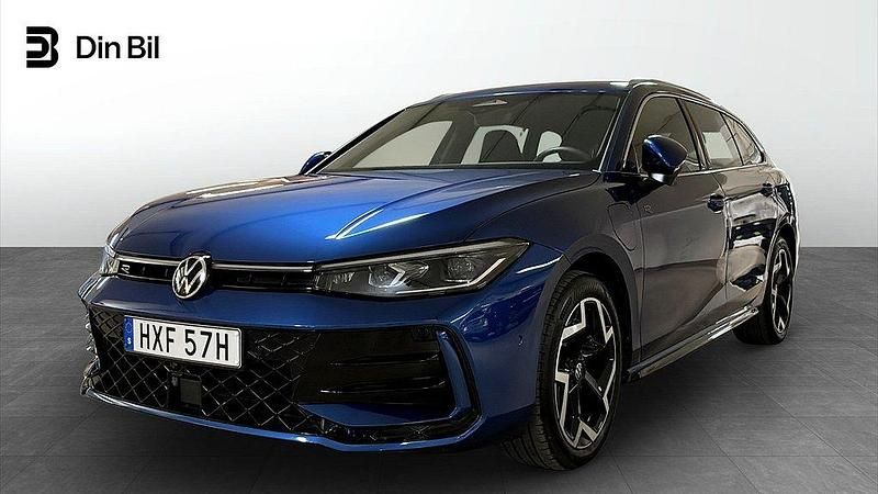 Svart Begagnad 2024 VW Passat R-line Kombi | 489 900 kr - Bild 1/4