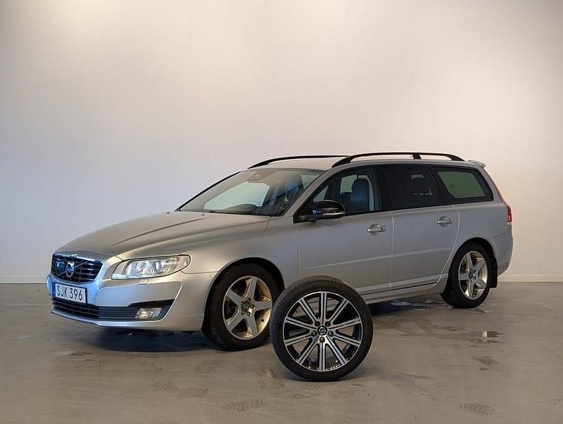 Begagnad Volvo V70 Standard 150 HK (110 kW) 2016 Silver Kombi