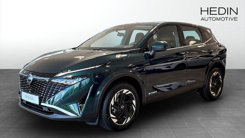 Grön Begagnad 2024 Nissan Qashqai Acenta SUV | 374 300 kr - Bild 1/4