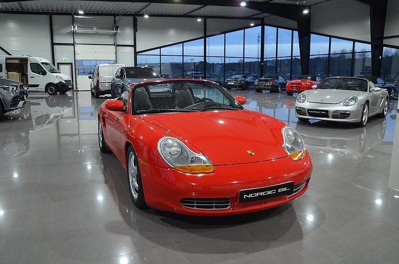 Röd Begagnad 1997 Porsche 986 Boxster Cab | 229 900 kr - Bild 1/4
