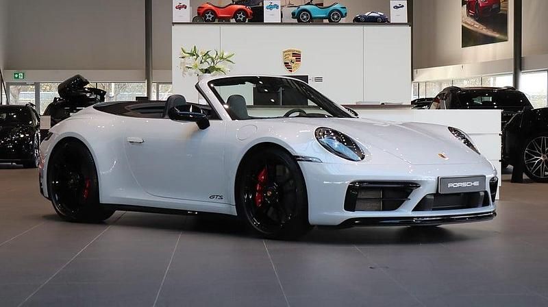 Flerfärgad Begagnad 2023 Porsche 911 Carrera Cabriolet Cab | 1 695 000 kr - Bild 1/4