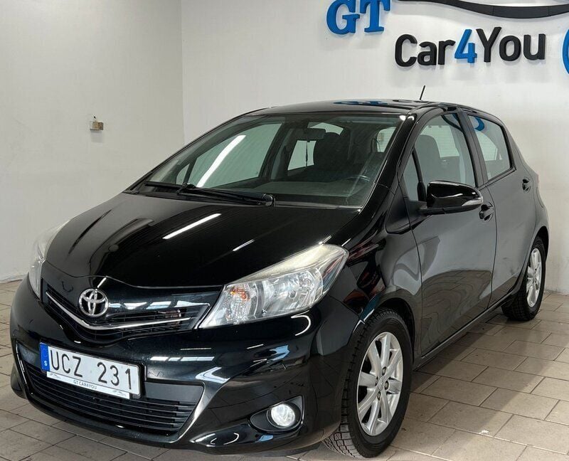 Svart Begagnad 2012 Toyota Yaris Active Halvkombi | 64 500 kr (Marknadspris) - Bild 1/4