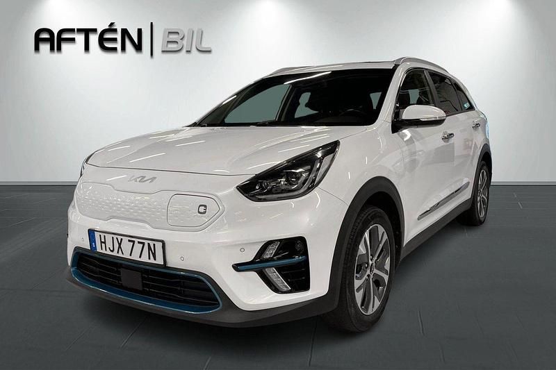 Vit (snow white pearl metallic) Begagnad 2021 Kia e-Niro Advance SUV | 279 800 kr (Lite dyr) - Bild 1/3