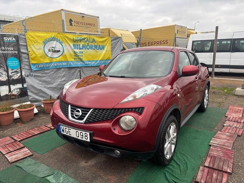 Mörkröd Begagnad 2010 Nissan Juke SUV | 43 900 kr (Marknadspris) - Bild 1/4