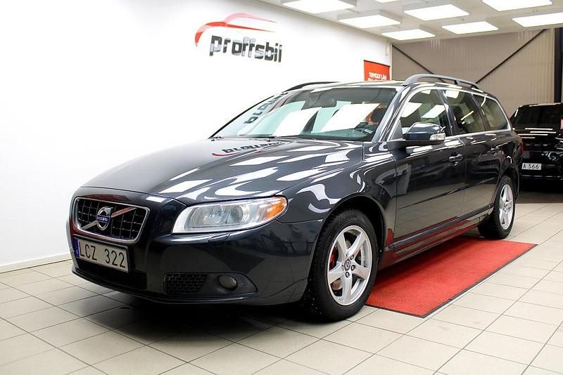 Grå Begagnad 2010 Volvo V70 Momentum Kombi | 79 500 kr (Marknadspris) - Bild 1/4