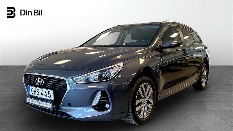 Mörkgrå (silver) Begagnad 2018 Hyundai i30 Kombi | 129 000 kr (Marknadspris) - Bild 1/4