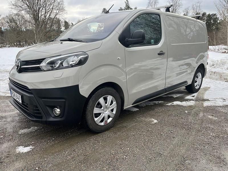 Begagnad Toyota Proace 122 HK (89 kW) 2017 Brun Minibuss