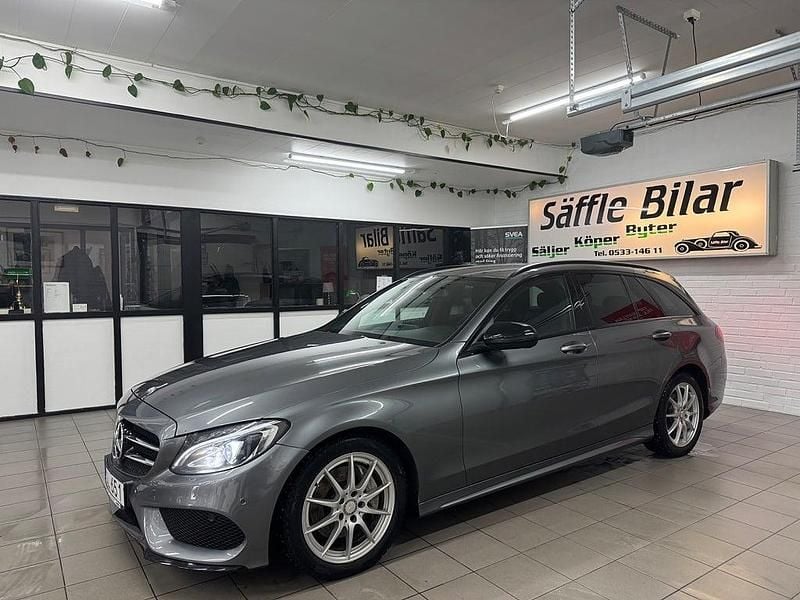 Grå Begagnad 2016 Mercedes C220 AMG line Kombi | 179 900 kr (Marknadspris) - Bild 1/4