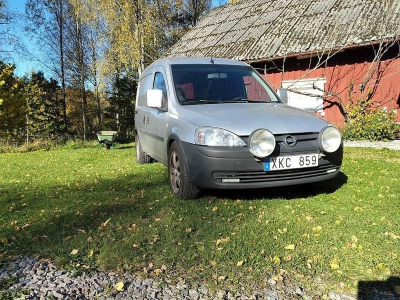Silver Begagnad 2006 Opel Combo Minibuss | 22 000 kr - Bild 1/4