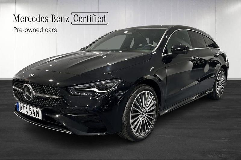 Begagnad Mercedes CLA250 Shooting Brake AMG line 218 HK (160 kW) 2025 Svart Kombi