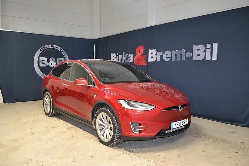 Begagnad Tesla Model X 567 kW (772 HK) 2018 Röd SUV
