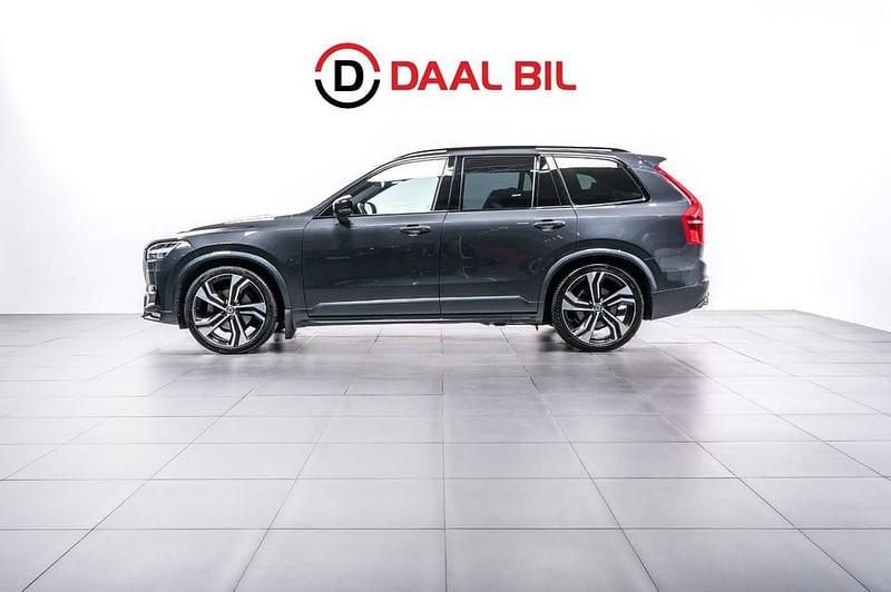 Grå Begagnad 2021 Volvo XC90 R-Design SUV | 619 700 kr (Marknadspris) - Bild 1/4
