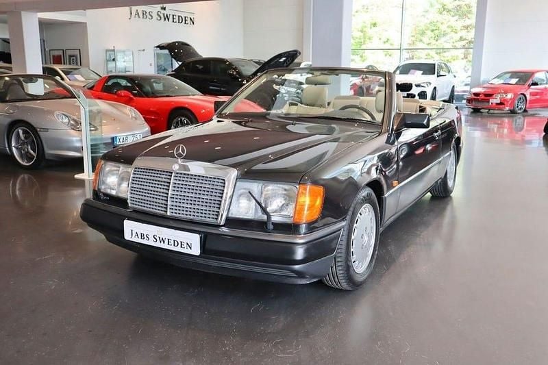 Begagnad 1993 Mercedes E300 Cab | 239 900 kr - Bild 1/4