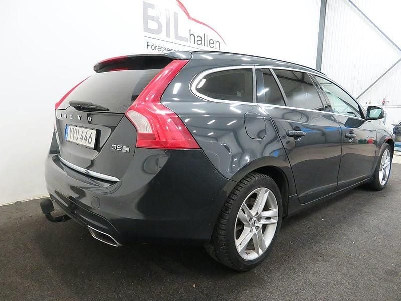 Begagnad Volvo V60 Momentum 231 HK (169 kW) 2017 Grå Kombi