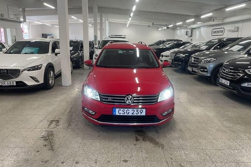 Begagnad VW Passat R-line 177 HK (130 kW) 2014 Röd Kombi