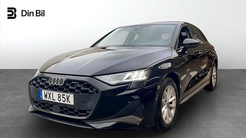 Svart Begagnad 2025 Audi A3 Sportback Proline Halvkombi | 289 000 kr (Lite dyr) - Bild 1/4
