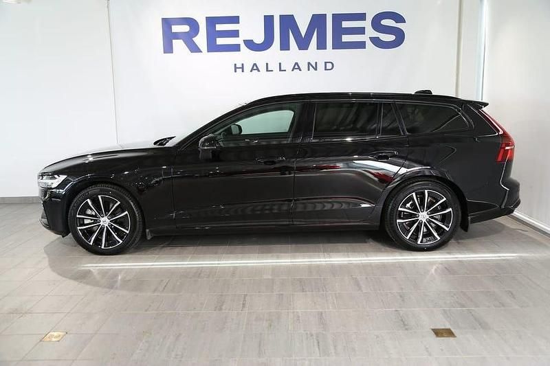 Begagnad Volvo V60 Plus 355 HK (261 kW) 2025 Svart Kombi