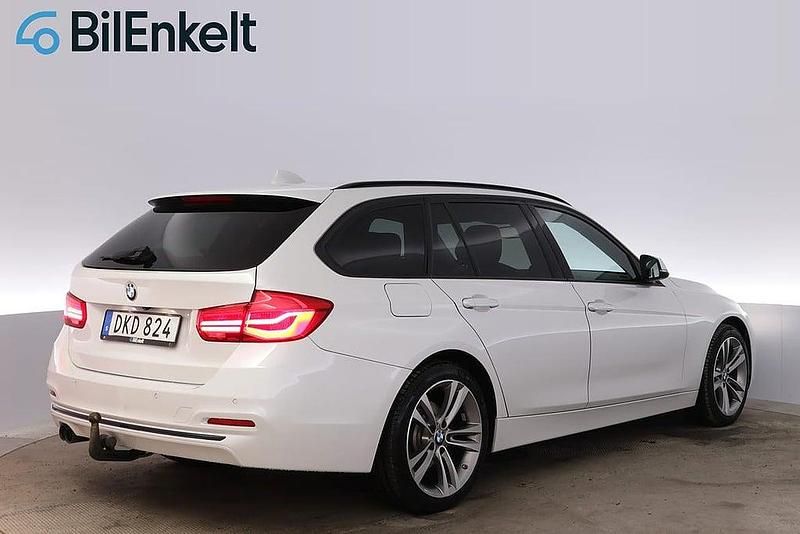 Begagnad BMW 320 M Sport 190 HK (139 kW) 2015 Vit Kombi