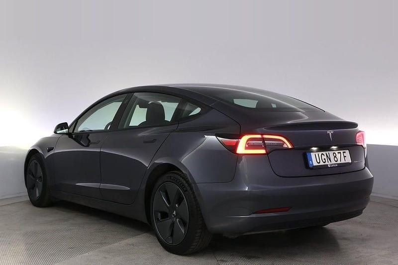 Begagnad Tesla Model 3 Long Range AWD 366 kW (498 HK) 2021 Grå Sedan
