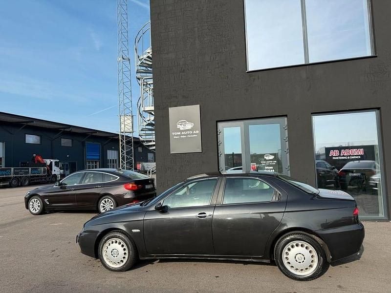 Begagnad Alfa Romeo 156 116 HK (85 kW) 2004 Svart Sedan