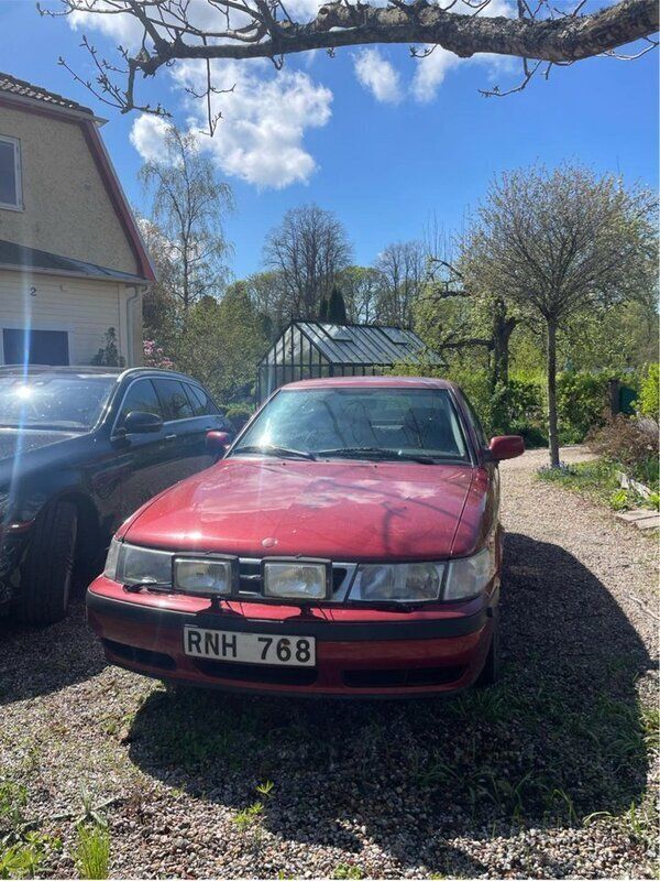 Röd Begagnad 2000 Saab 9-3 Halvkombi | 25 000 kr (Dyr) - Bild 1/3