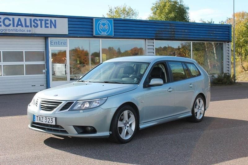 Grå Begagnad 2010 Saab 9-3 Vector Kombi | 74 800 kr (Dyr) - Bild 1/4