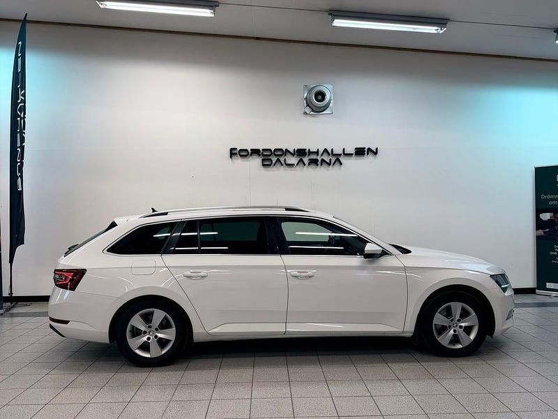 Begagnad Skoda Superb Style 190 HK (139 kW) 2015 Vit Kombi