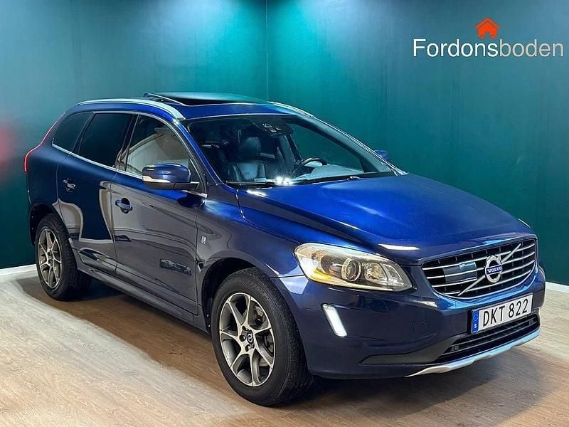 Blå Begagnad 2014 Volvo XC60 Ocean Race SUV | 159 800 kr (Marknadspris) - Bild 1/4