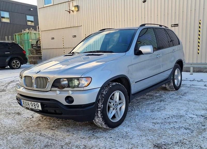 Ljusgrå Begagnad 2000 BMW X5 Sport Line SUV | 74 900 kr - Bild 1/4