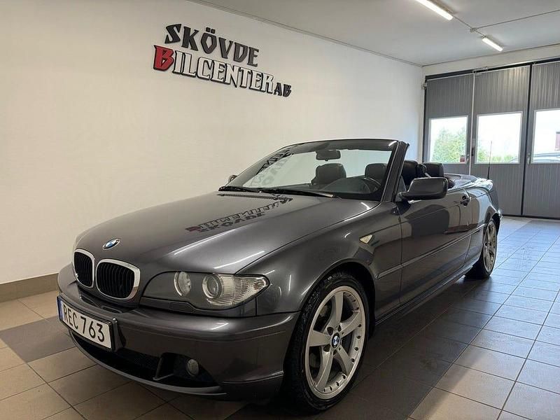 Begagnad BMW 318 Cabriolet Sport Line 150 HK (110 kW) 2006 Grå Cab
