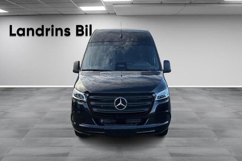 Ny Mercedes Sprinter 2025 Svart (obsidiansvart metallic) Van