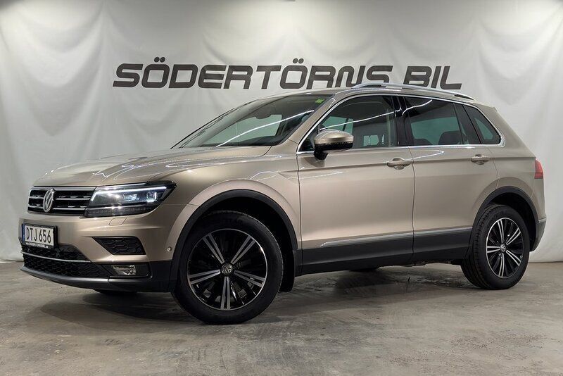 Ljusbrun (brun metallic) Begagnad 2018 VW Tiguan SUV | 219 900 kr (Marknadspris) - Bild 1/4