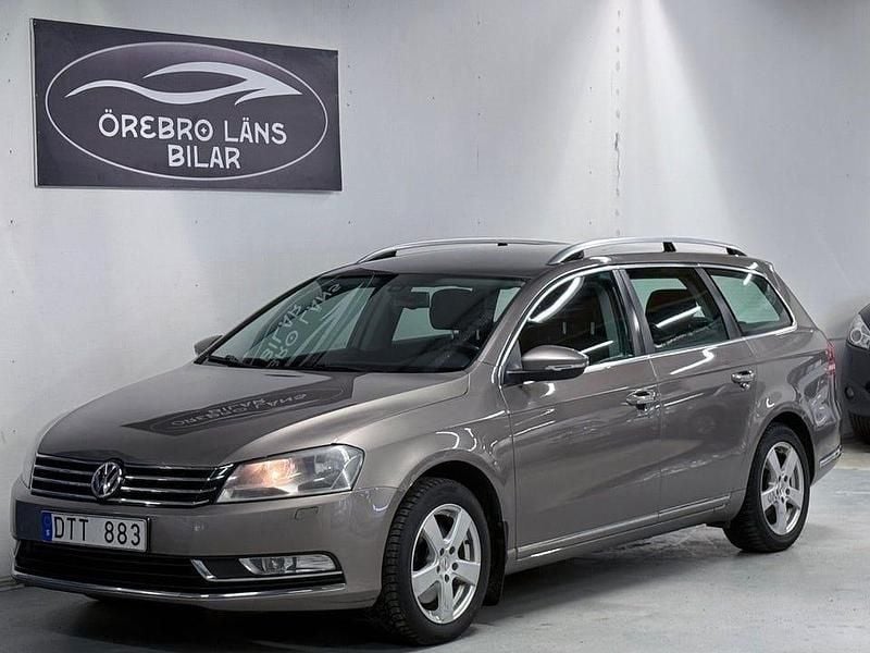 Brun Begagnad 2012 VW Passat Kombi | 59 900 kr (Marknadspris) - Bild 1/4