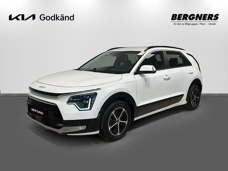 Vit Begagnad 2024 Kia Niro SUV | 349 900 kr (Marknadspris) - Bild 1/4