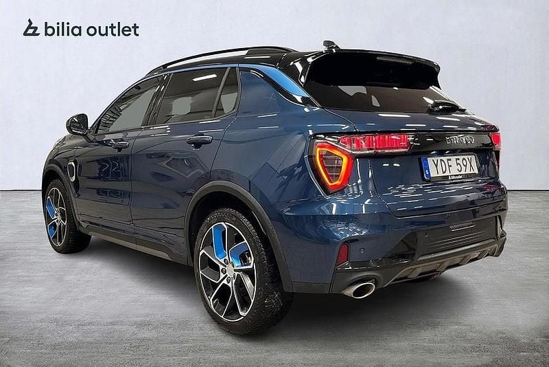 Begagnad Lynk & Co 01 261 HK (191 kW) 2023 Blå SUV