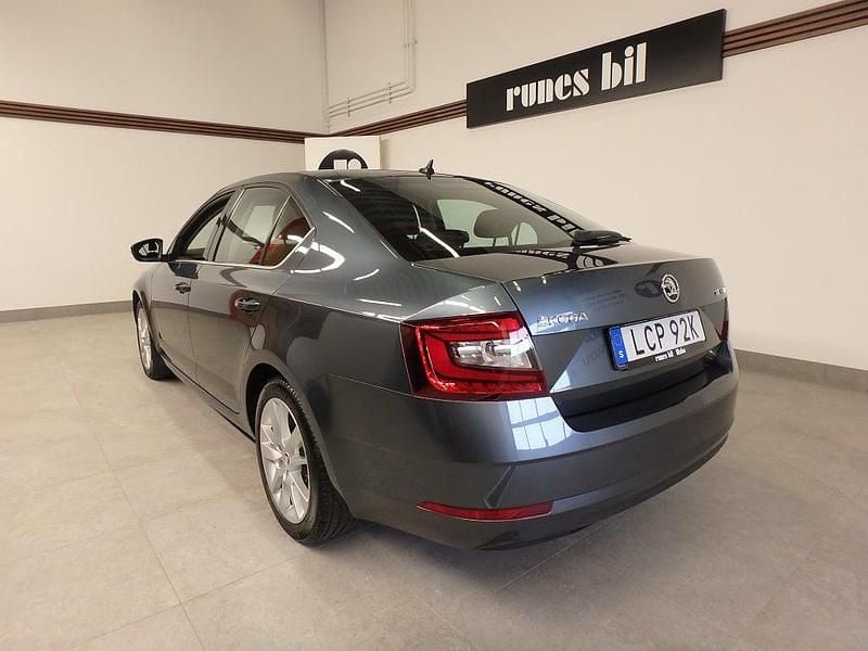 Begagnad Skoda Octavia Style 116 HK (85 kW) 2019 Grå Halvkombi