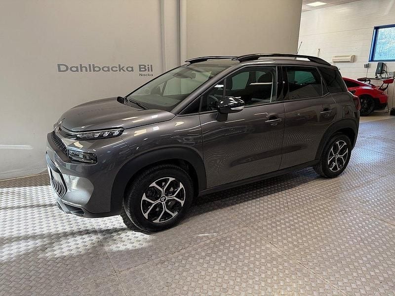 Grå (svart) Begagnad 2024 Citroën C3 Aircross PureTech SUV | 205 000 kr (Marknadspris) - Bild 1/4