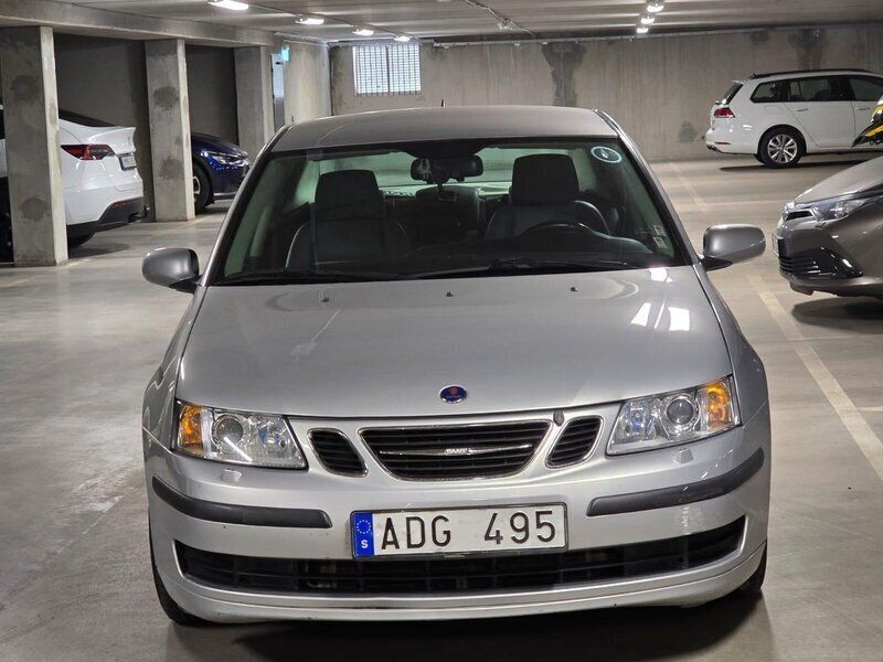 Grå Begagnad 2007 Saab 9-3 Vector Sedan | 52 000 kr (Superpris) - Bild 1/4