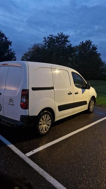 Vit Begagnad 2013 Citroën Berlingo Minibuss | 15 000 kr (Superpris) - Bild 1/4
