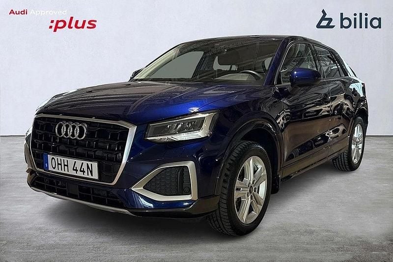 Blå Begagnad 2024 Audi Q2 Advanced Plus SUV | 274 900 kr (Bra pris) - Bild 1/4