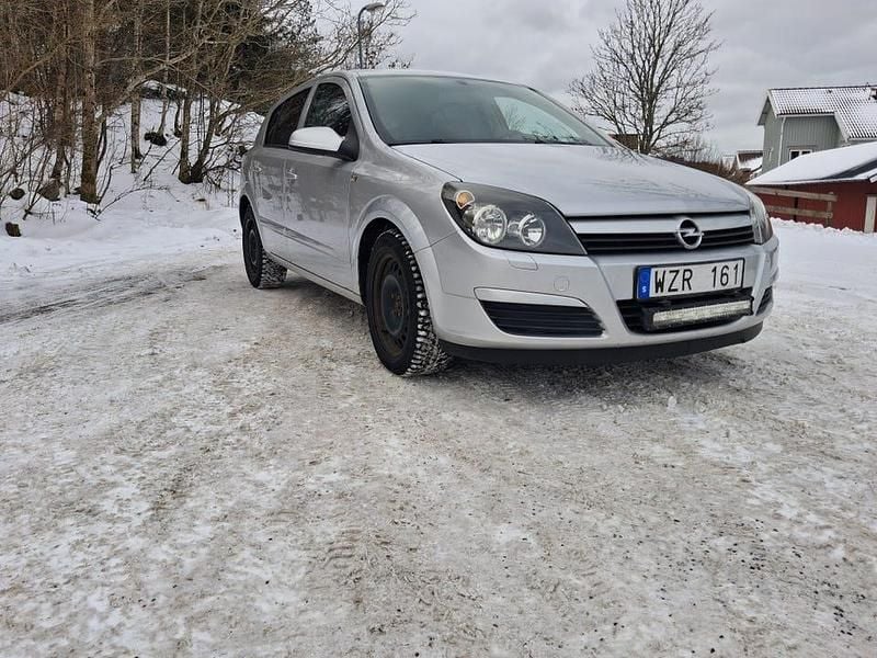 Begagnad Opel Astra 105 HK (77 kW) 2005